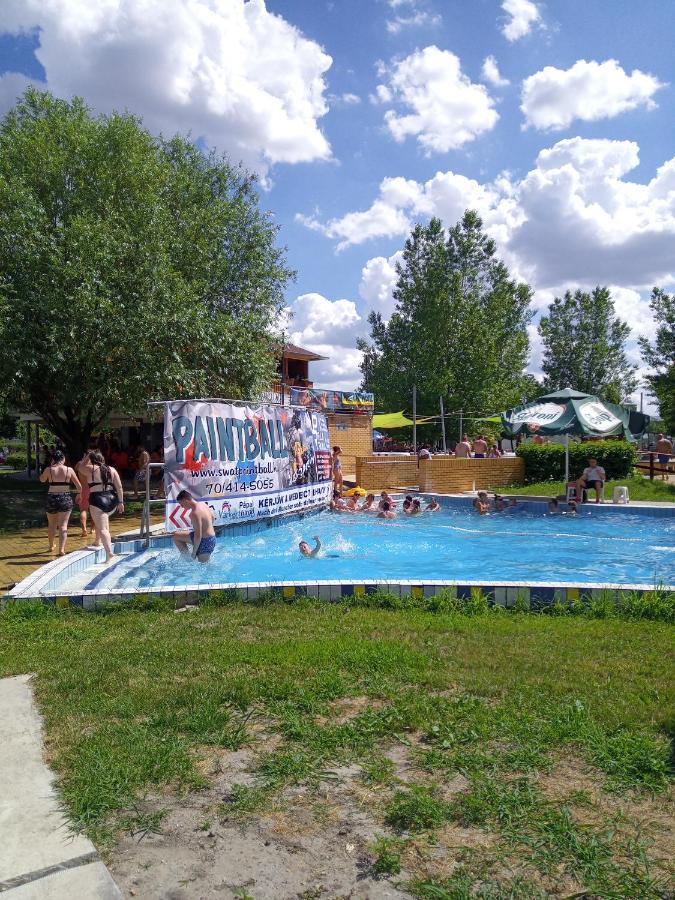 Ap. Near Thermal Bath Папа Екстер'єр фото